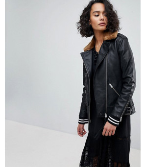 Oversized-Leather-Jacket-With-Faux-Fur-Collar