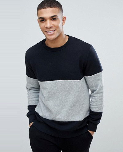 Chuck-Patch-Crew-Neck-Sweatshirt-In-Black