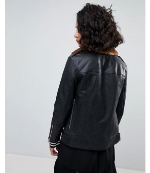 Oversized-Leather-Jacket-With-Faux-Fur-Collar