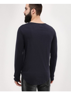 Long-Sleeve-Square-Neck-With-Thumbhole-Detail-Black-T-Shirt