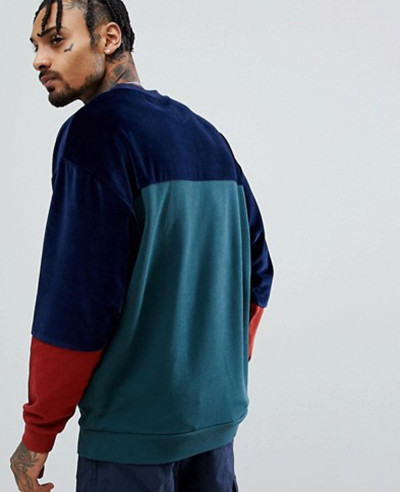 Oversized-Longline-Sweatshirt-In-Green-Velour-Colour-Block