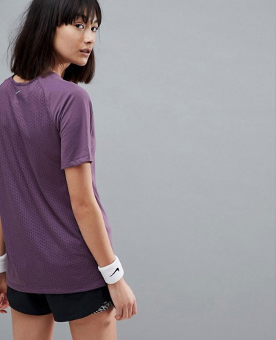 Running-Breathe-Tailwind-Tee-In-Purple-T-Shirt