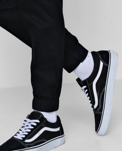 Slim-Fit-Woven-Jogger-with-Contrast-Drawcord