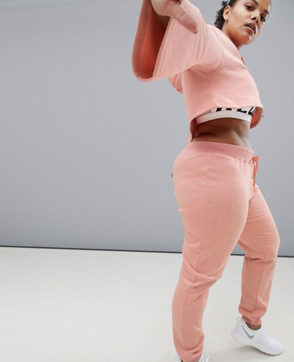 Hot-Selling-Long-Sleeve-Hooded-In-Blush-Crop-Top