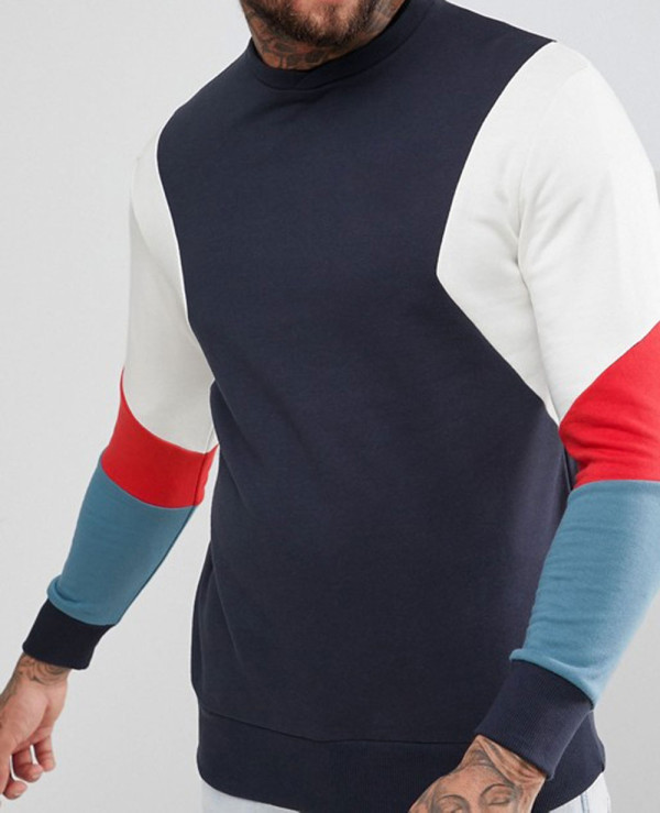 Men-Longline-Muscle-Fit-Sweatshirt-With-Curved-Hem-And-Side-Zipper-in-Black