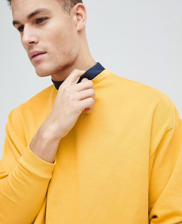 Oversized-Sweatshirt-With-Double-Layer-Neck